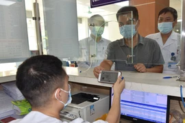 Băn khoăn việc thu phí cấp lại mật khẩu vào app VssID