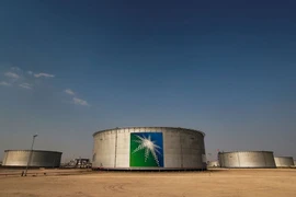 Giá dầu đang đà tăng, OPEC+ vẫn nhỏ giọt nguồn cung