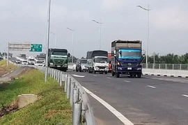 Đề xuất đặt 2 trạm BOT cao tốc Trung Lương - Mỹ Thuận