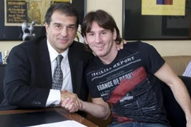Chủ tịch Laporta “chốt” vụ Messi