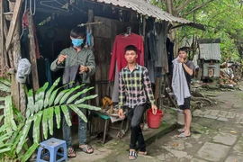 3 anh em hơn 20 tuổi mong có CCCD