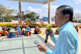 Hàng trăm công nhân môi trường ngừng việc vì bị chậm trả lương