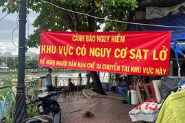 Sạt lở kênh Thanh Đa mỗi ngày gần 2 cm: Lo!