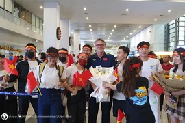 3 ngày của ông Troussier và “chiến thư” của HLV Michael Weiss