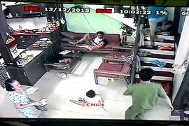 Cảnh sát nổ súng vây bắt nghi phạm bị truy nã