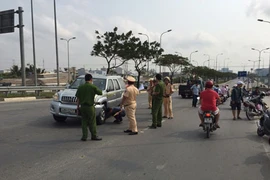 Hơn 30 mô tô cảnh sát truy đuổi 'xe điên' náo loạn sài Gòn