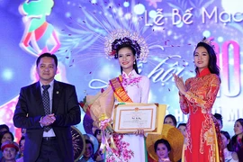 Trần Thị Thủy đăng quang Hội thi duyên dáng áo dài TP.HCM lần 3