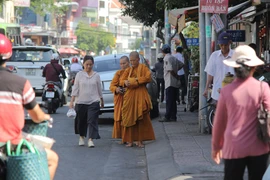 Vỉa hè quận 1 hai ngày sau tuyên bố của ông PCT