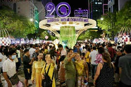 Hành trình 20 năm Đường hoa Nguyễn Huệ