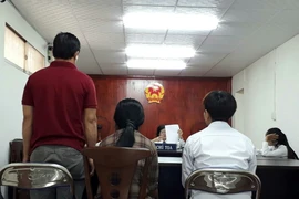 Trộm vàng của mẹ trốn đi ‘bụi’ bị 1 năm tù