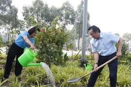 Gần 1.000 người dân tỉnh Bình Dương tham gia ‘Ngày thứ bảy văn minh’