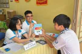 Trường THPT công lập tìm cách giữ học sinh trước nhu cầu chuyển trường