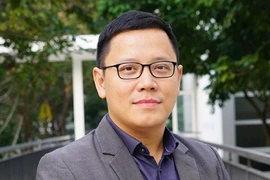 37 tuổi trở thành giáo sư Việt Nam