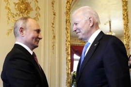 Ông Biden bắt tay ông Putin, hội đàm thượng đỉnh Mỹ - Nga bắt đầu