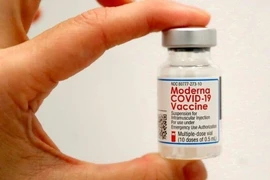 Nới lỏng hạn chế đối với người đã tiêm vaccine: Nên hay không nên?