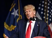 FBI nói đã thu 11 tài liệu mật ở nhà ông Trump, cựu tổng thống Mỹ nói 'không cần phải làm vậy'