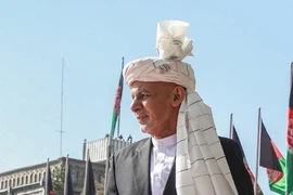 Cựu tổng thống Afghanistan rời Kabul để 'ngăn đổ máu' và không đem nhiều tiền