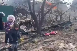 Tình cảnh khốn cùng ở Mariupol: Lấy tuyết làm nước uống, đánh nhau giành thức ăn