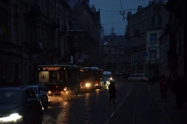 Nóng Nga-Ukraine 24-11: 70 tên lửa lao vào Ukraine, HĐBA LHQ họp khẩn; Anh lần đầu gửi trực thăng cho Kiev
