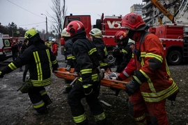 Nóng Nga-Ukraine 16-1: Chung cư ở Dnipro trúng tên lửa hàng chục người chết; Soledar giao tranh nguy hiểm