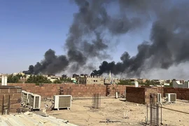 Giao tranh Sudan thêm căng, các nước sơ tán công dân