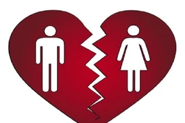 Mẹ được yêu cầu tòa giải quyết ly hôn cho con? 