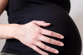 Mang thai được giảm giờ làm, vẫn hưởng đủ lương?