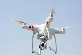 Cấm flycam bay trong phạm vi 8 km từ ranh cảng hàng không