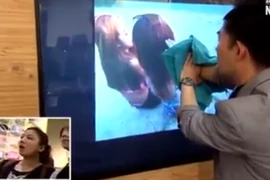 Màn ảo thuật trong siêu thị khiến mọi người kinh ngạc