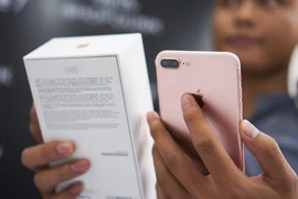 iPhone khóa mạng giảm giá cực 'sốc' 