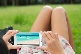 Smartphone pin trâu giá chỉ 3.99 triệu đồng
