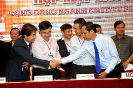 Đẩy mạnh phát triển TP thông minh và nhân lực CNTT