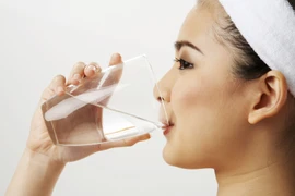 Uống nước thay cho trà, cà phê, điều gì xảy ra?