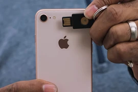 Dùng iPhone để mở cửa nhà và xe hơi