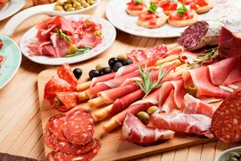 Những thực phẩm gây ung thư nhiều người đang ăn
