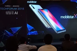 Xuất hiện mẫu smartphone Việt có 'tai thỏ'