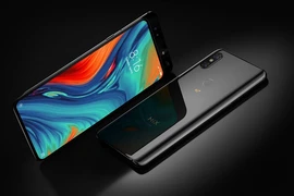 Xiaomi ra mắt bộ đôi flagship Mi MIX 3 5G và Mi 9