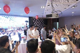 Note 10 Plus liệu có sống sót sau màn thả rơi ở độ cao 2 mét?