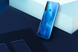 Lộ diện bộ đôi smartphone với 4 camera sau độc đáo