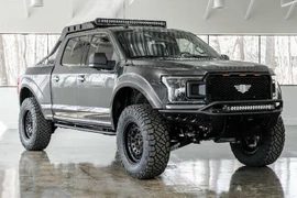 Ford F150 độ thành 'quái vật' off-road cực hầm hố