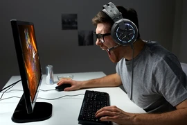 Đánh giá nhanh bộ đôi tai nghe chơi game hầm hố giá sinh viên