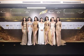 Dàn hậu 'đọ sắc' đầy quyền lực tại thảm đỏ Miss Grand Vietnam 2022
