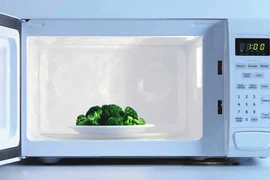 Điều gì xảy ra khi bạn sử dụng lò vi sóng để nấu ăn hàng ngày​?