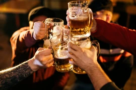 Uống bia mỗi ngày, chuyện gì xảy ra với sức khỏe?