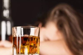 Uống rượu làm trầm trọng thêm các triệu chứng rối loạn lưỡng cực