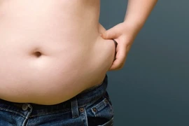 7 sai lầm trong chế độ ăn uống dẫn đến tăng mỡ bụng