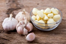 Lợi ích bất ngờ của việc ăn 1 tép tỏi sống mỗi ngày