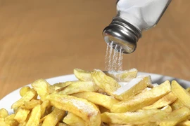 7 lý do bất ngờ khiến bạn luôn tìm đến những món ăn mặn