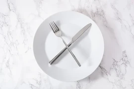 Điều gì xảy ra với lượng đường trong máu khi bạn bỏ bữa sáng? 