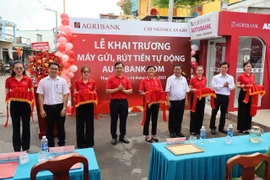 Agribank mang dịch vụ ngân hàng hiện đại giúp xã đảo Thạnh An, TP.HCM phát triển